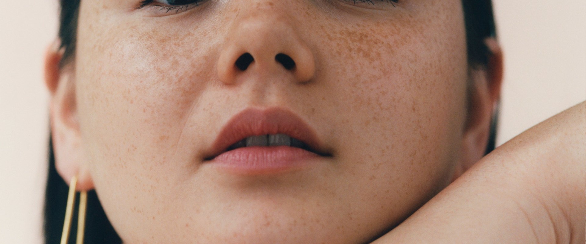 Moisturizing: A Comprehensive Overview
